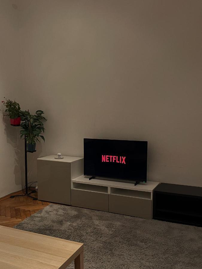 Apartment 1080 Wina Bagian luar foto